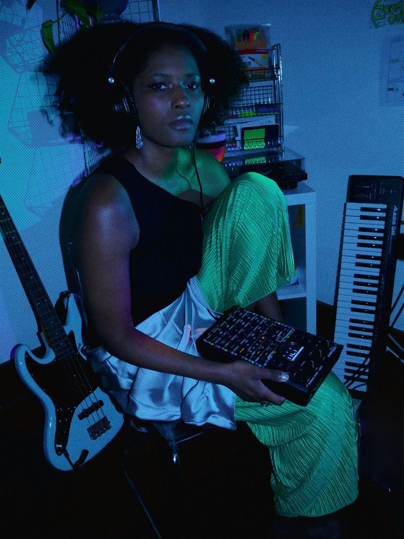 Photos: megiapa Releases Debut Album INTENTIONS via International Anthem — photo 6 of 7