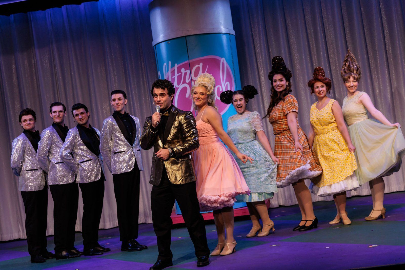 Photos: First Look At HAIRSPRAY Performing At OFC Creations Theatre — photo 8 of 10