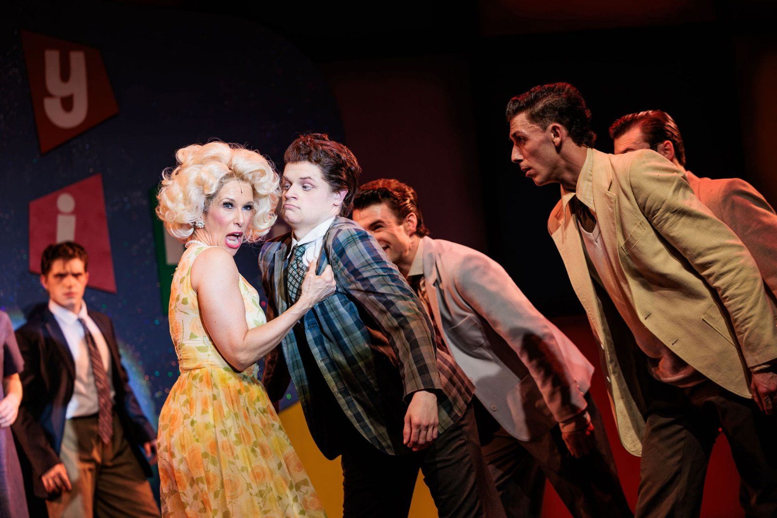 Photos: First Look At HAIRSPRAY Performing At OFC Creations Theatre — photo 10 of 10