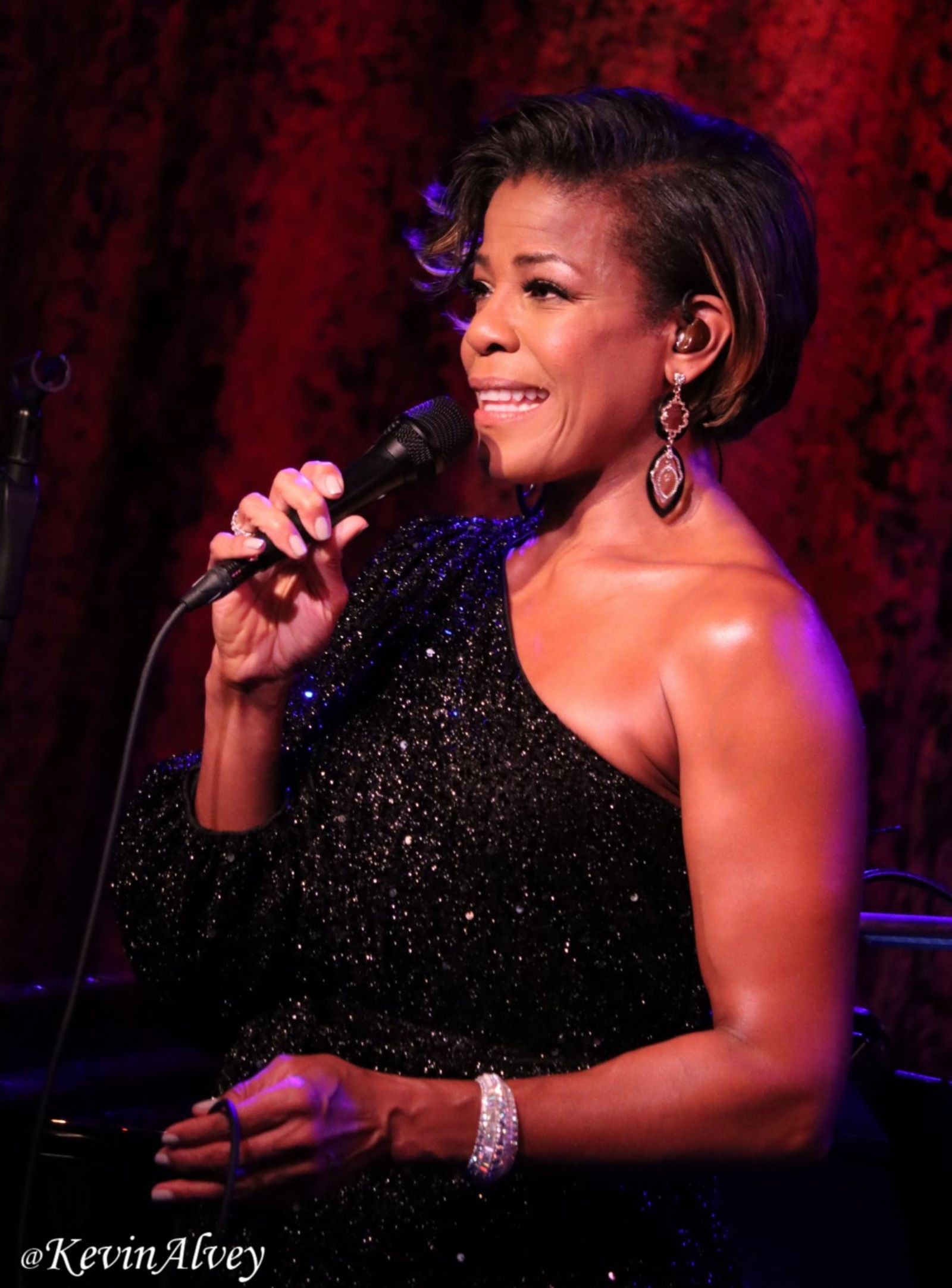 Photos: Nicole Henry Brings A NIGHT WITH NICOLE HENRY To Birdland — photo 10 of 20