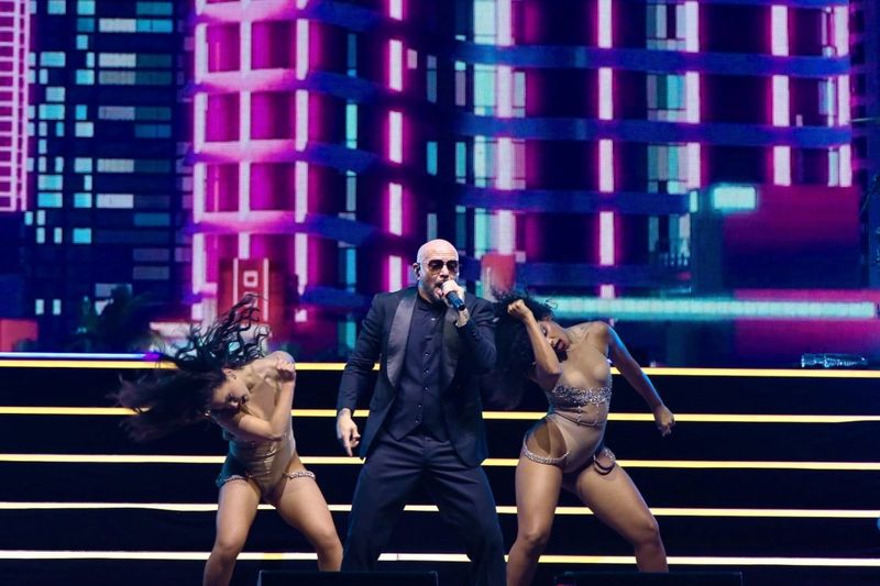 Review: PITBULL - I'M BACK TOUR at Mystic Lake Amphitheater Image