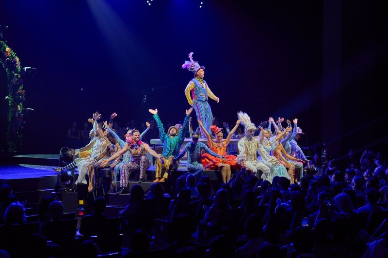 REVIEW: CIRQUE ALICE Pairs Lewis Carroll’s Fantasy World With Circus, Comedy, Magic and Music. Image