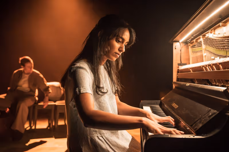 Review: A SMALL AND QUIET LIGHT, Orange Tree Theatre Image