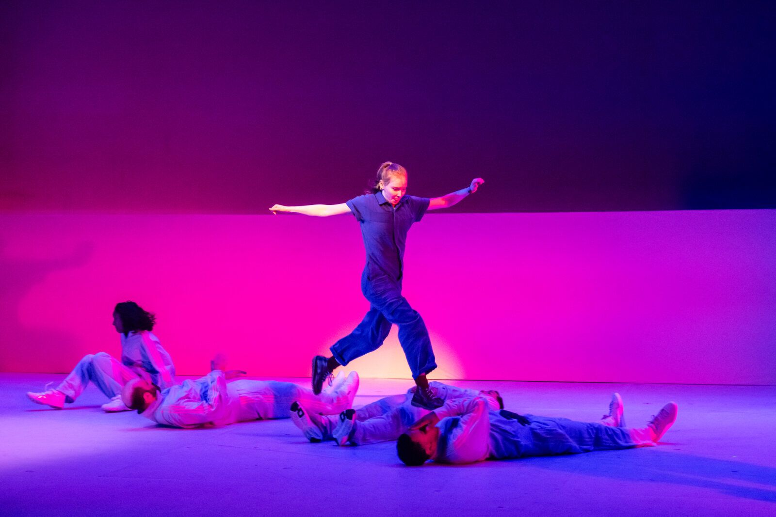 Photos: Alex Keenan and More in THE CURIOUS INCIDENT OF THE DOG IN THE NIGHT-TIME UK Tour — photo 4 of 10