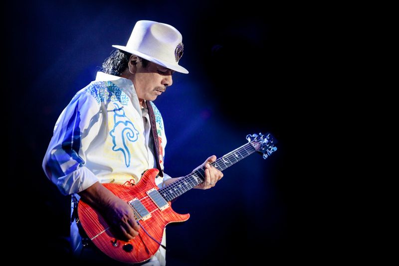 Photos: Carlos Santana to Extend Las Vegas Residency Into 2027 — photo 4 of 4