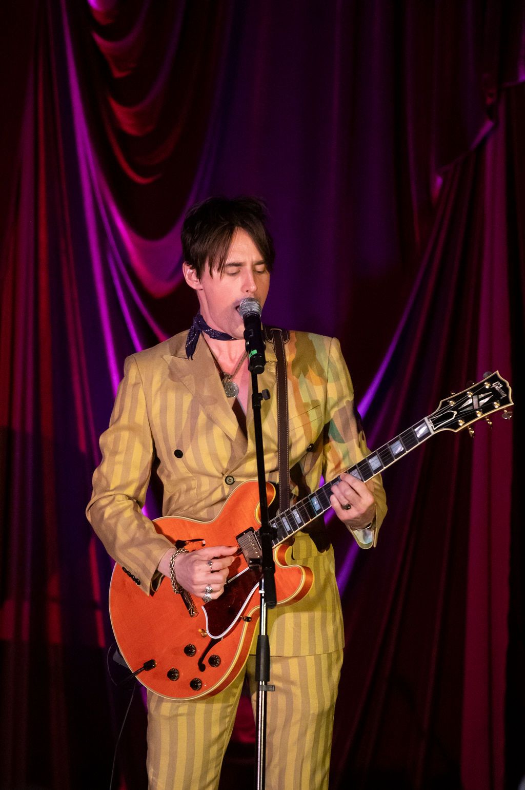 Photos: Reeve Carney Performs at Club 909 — photo 12 of 22