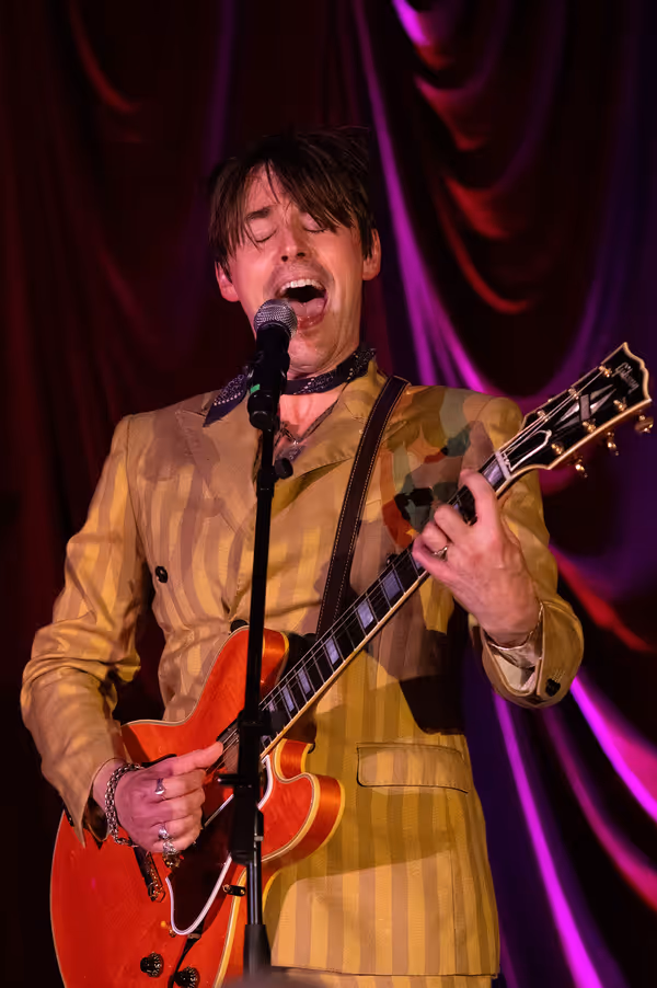 Reeve Carney Photo