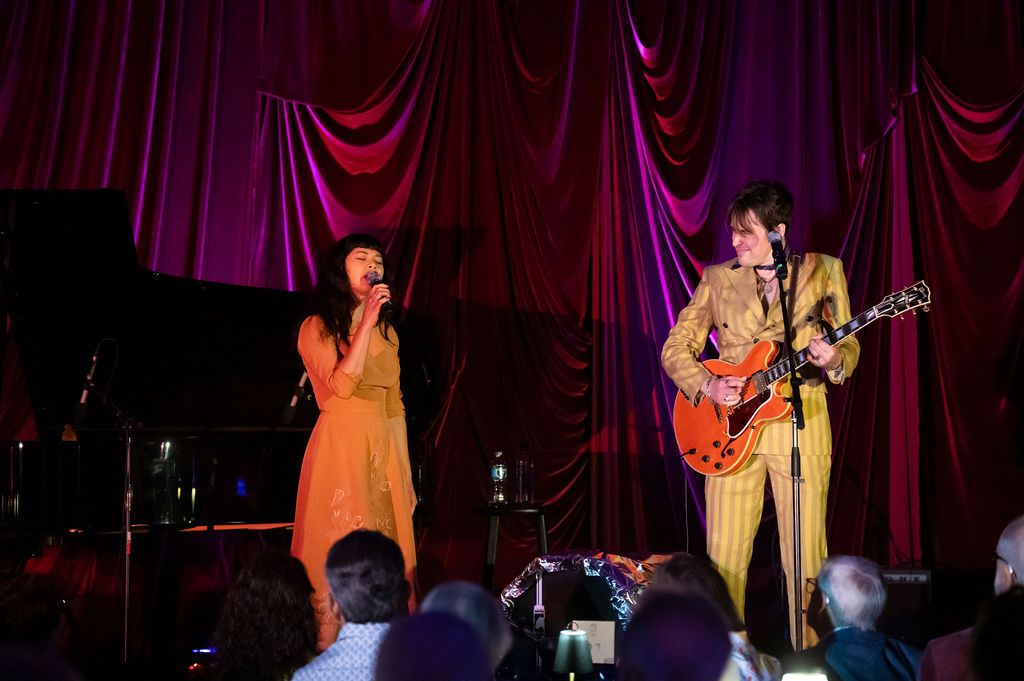 Photos: Reeve Carney Performs at Club 909 — photo 17 of 22