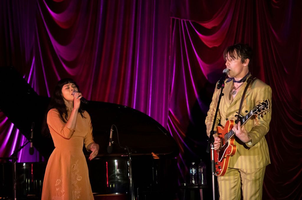 Photos: Reeve Carney Performs at Club 909 — photo 8 of 22
