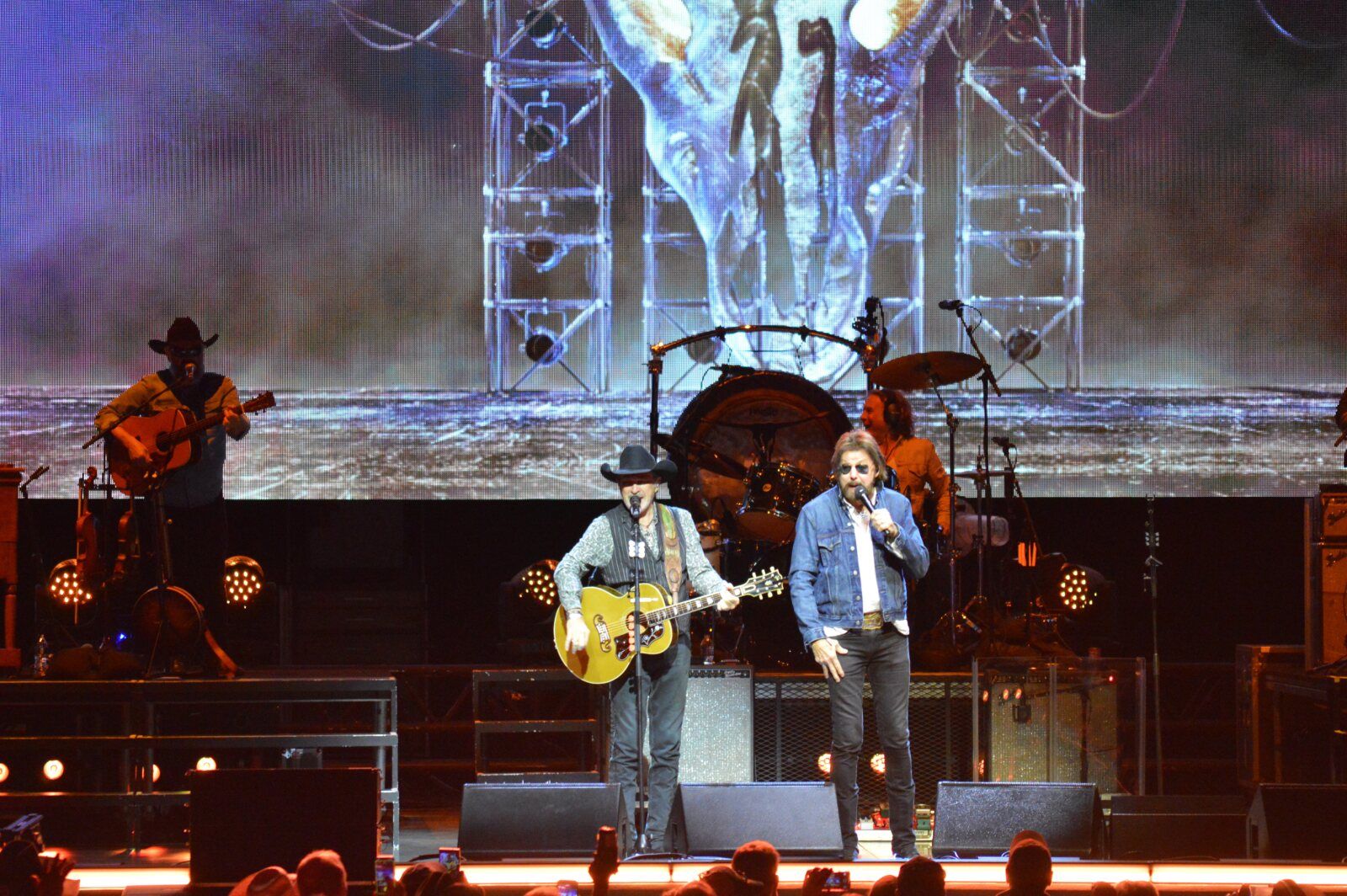 Photo Review: BROOKS & DUNN 2026 Neon Moon Tour — photo 5 of 19