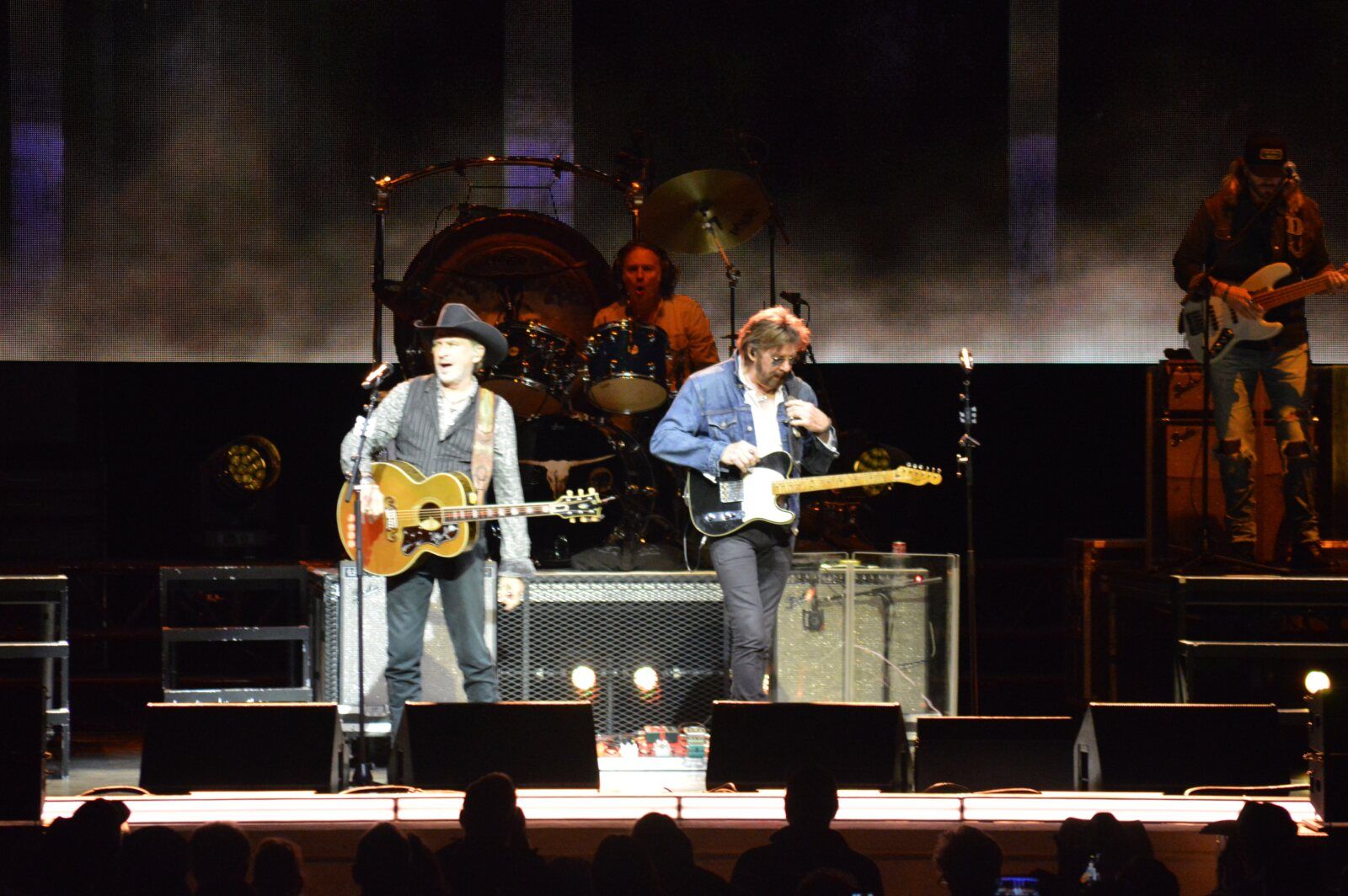 Photo Review: BROOKS & DUNN 2026 Neon Moon Tour — photo 18 of 19