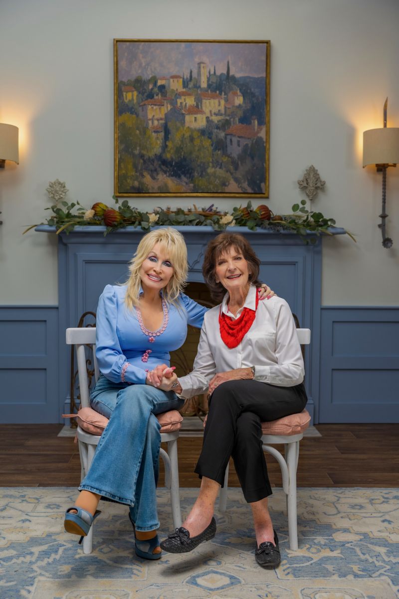 Photos: Dolly Parton's Cup of Ambition Coffee Now Available Online — photo 4 of 10