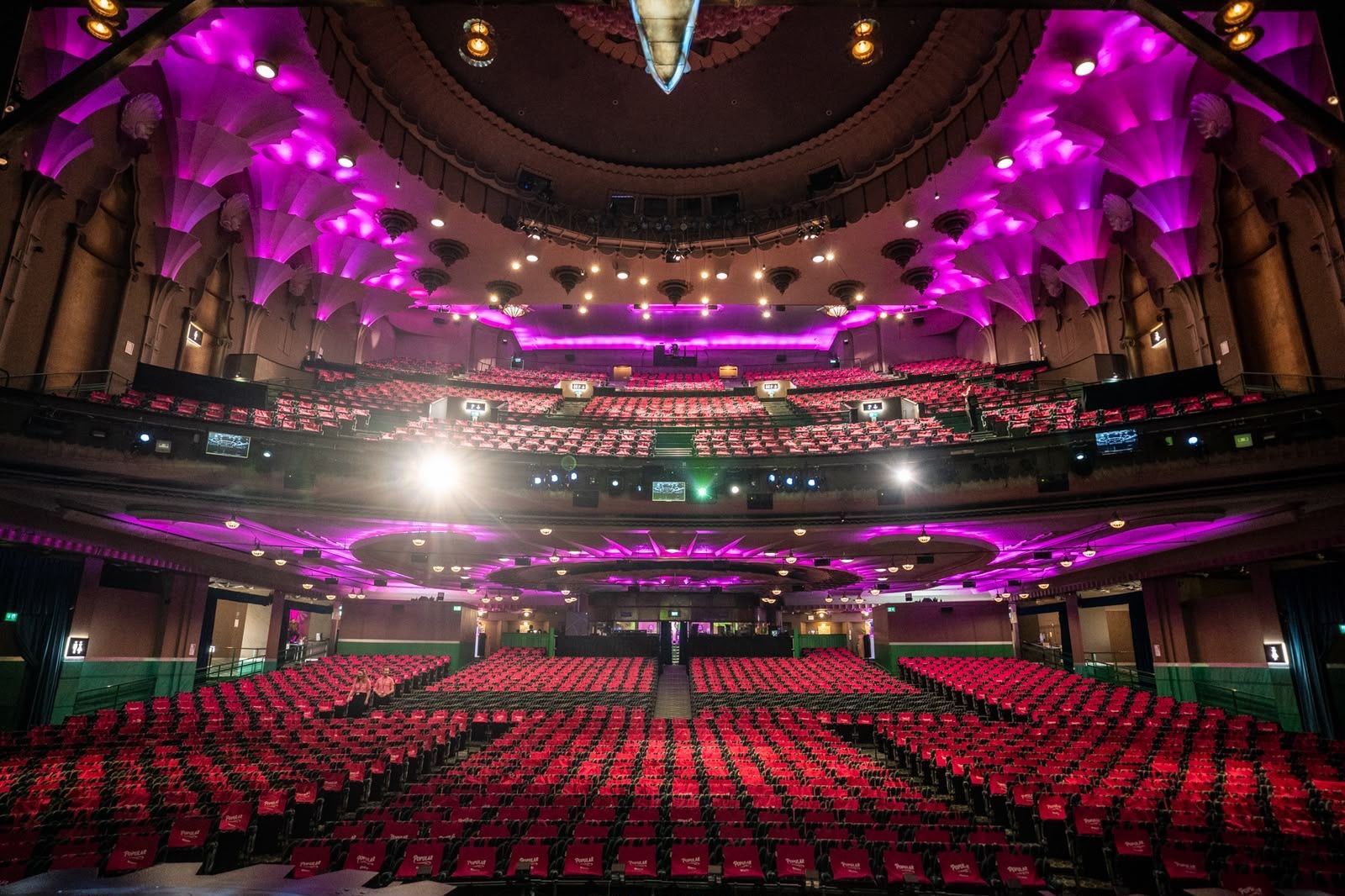 Photos: WICKED Celebrates 20th Anniversary in London With 'Pink' and 'Green' Performances — photo 11 of 36