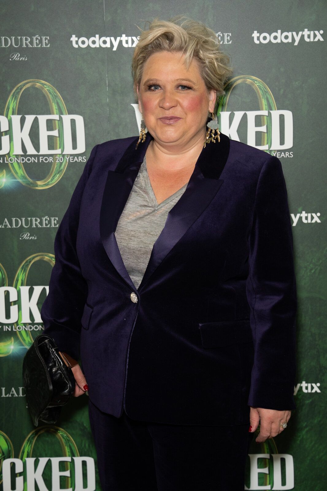 Photos: WICKED Celebrates 20th Anniversary in London With 'Pink' and 'Green' Performances — photo 13 of 36
