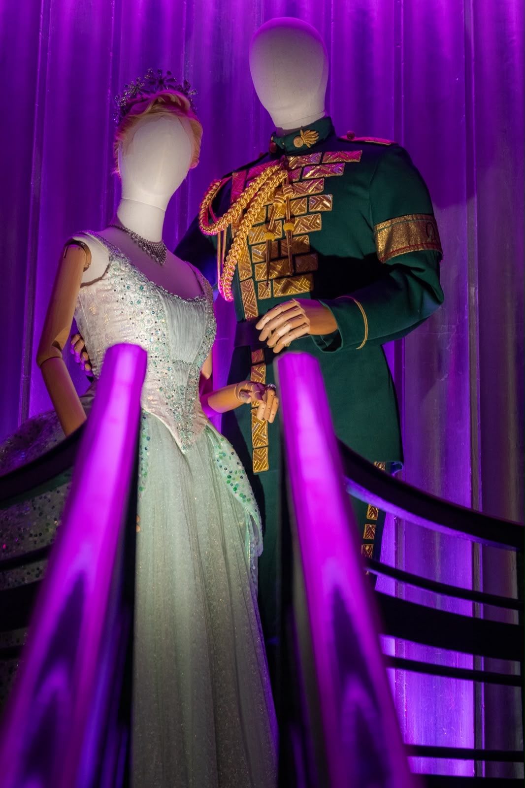 Photos: WICKED Celebrates 20th Anniversary in London With 'Pink' and 'Green' Performances — photo 28 of 36