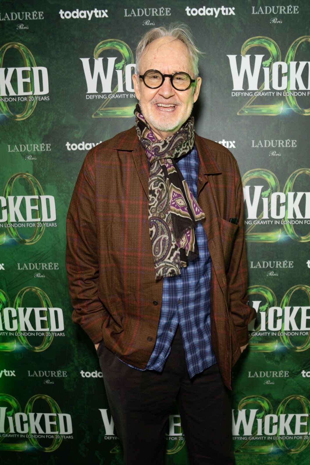 Photos: WICKED Celebrates 20th Anniversary in London With 'Pink' and 'Green' Performances — photo 7 of 36