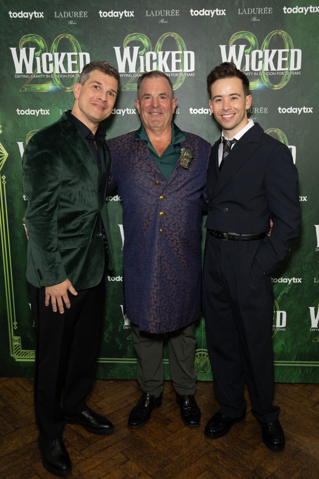 Photos: WICKED Celebrates 20th Anniversary in London With 'Pink' and 'Green' Performances — photo 25 of 36