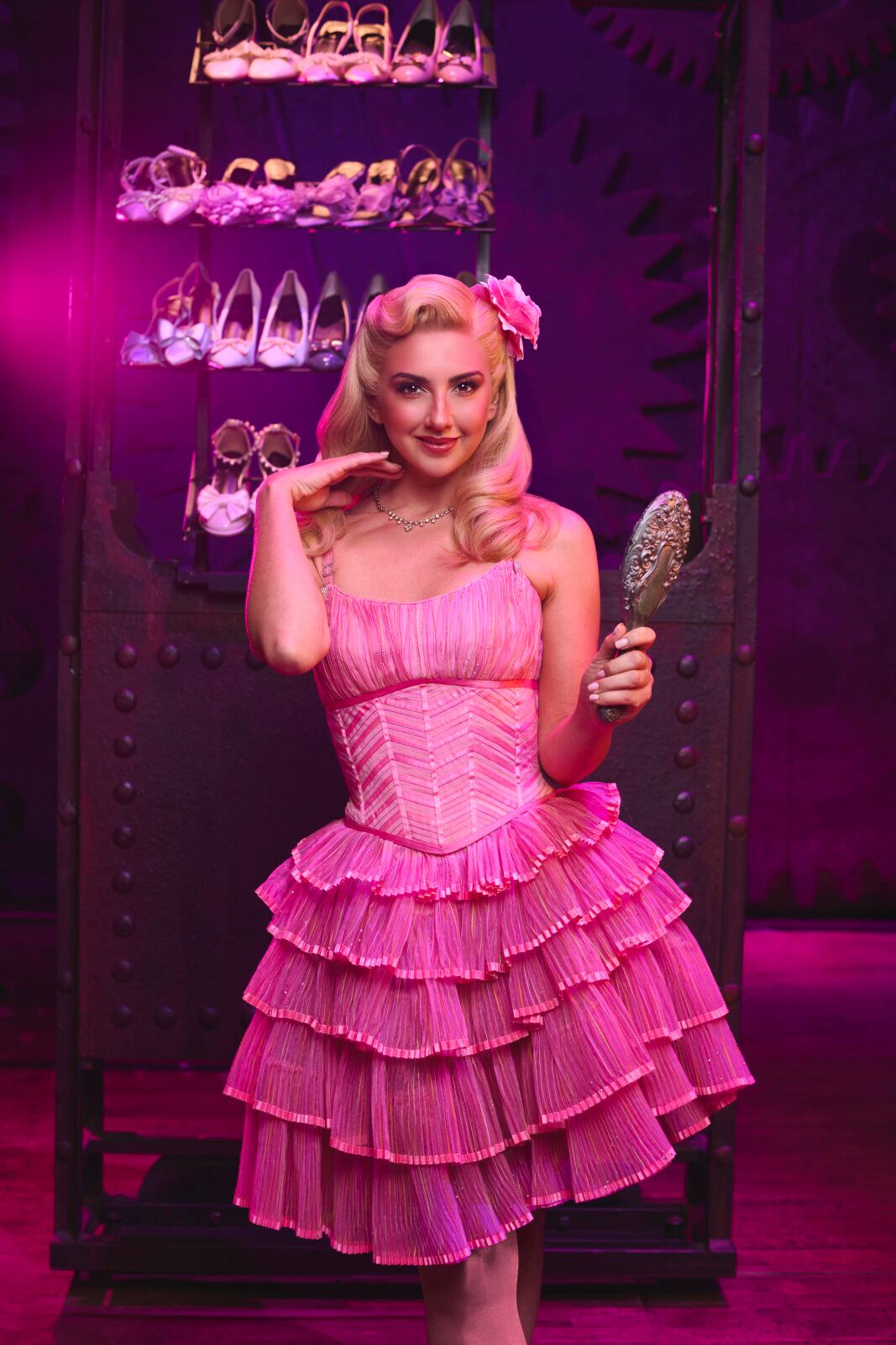 Photos: WICKED Celebrates 20th Anniversary in London With 'Pink' and 'Green' Performances — photo 29 of 36