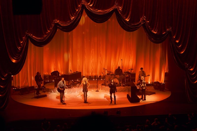 Photos: Little Big Town Launches FOR THE ART OF IT Tour — photo 2 of 5