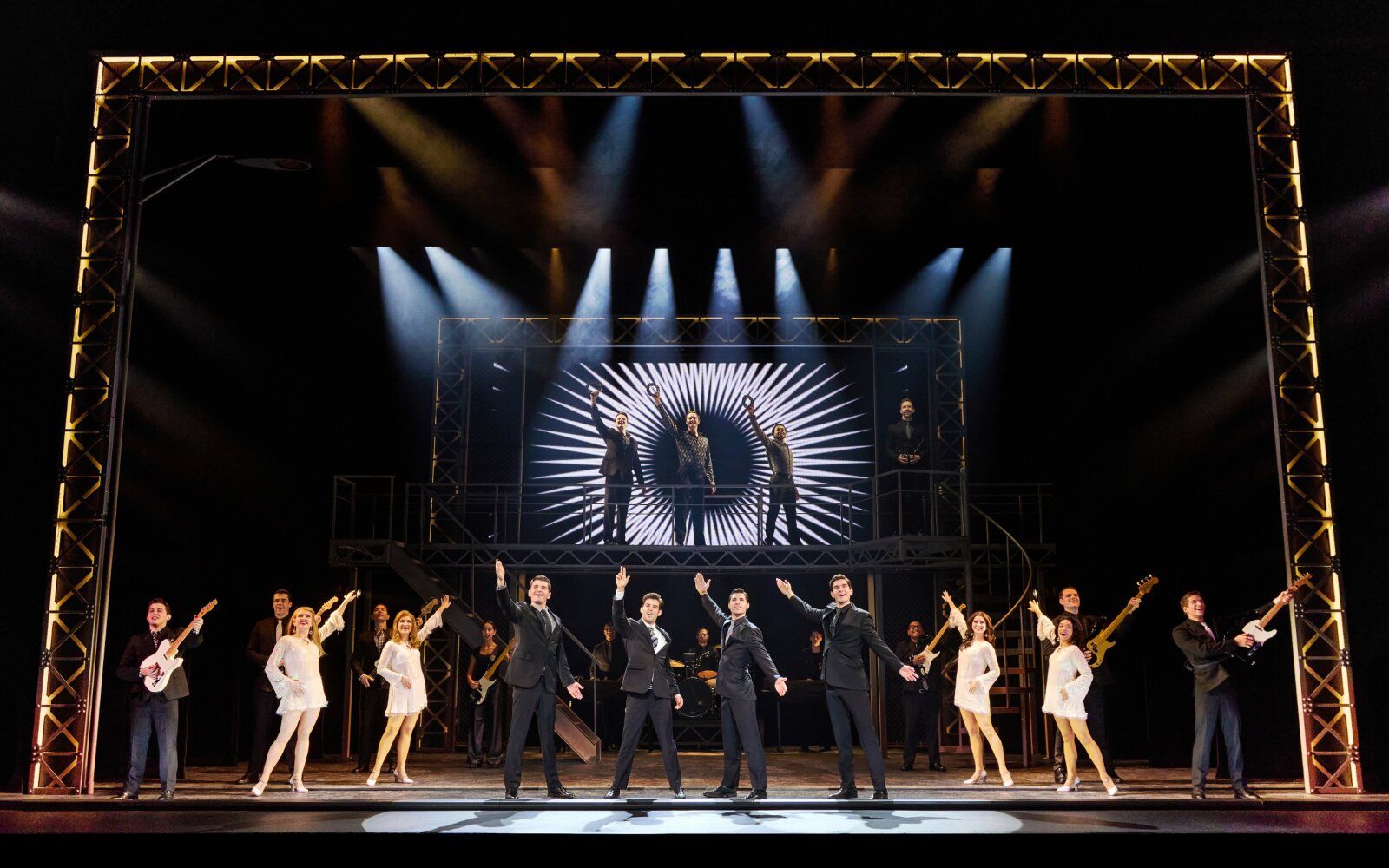 Photos: First Look at JERSEY BOYS 20th Anniversary Tour — photo 5 of 18
