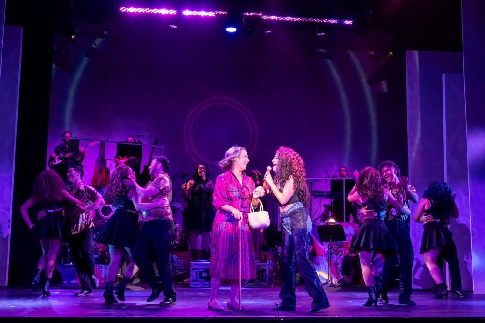 Photos: First Look at ON YOUR FEET! at the Argyle Theatre — photo 6 of 12