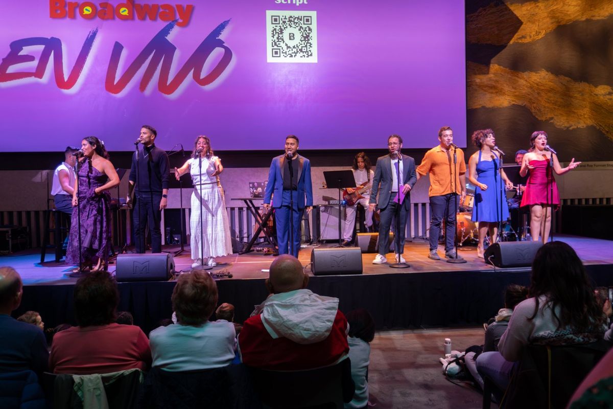 Bel  n Moyano, Robert Zelaya, Lillian Andrea de Le  n, Luis E Mora, Robin de Jes  s, Kevin Luis, Paola Hern  ndez, and Katerina McCrimmon perform in Bilingual Broadway En Vivo at Lincoln Center  Photo at Photos: Robin de Jesús, Katerina McCrimmon and More In BILINGUAL BROADWAY EN VIVO at Lincoln Center