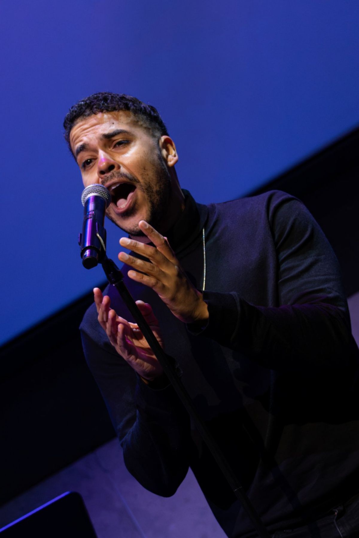 Robert Zelaya performs in Bilingual Broadway En Vivo at Lincoln Center  Photo credit Constanza Palombarini at Photos: Robin de Jesús, Katerina McCrimmon and More In BILINGUAL BROADWAY EN VIVO at Lincoln Center