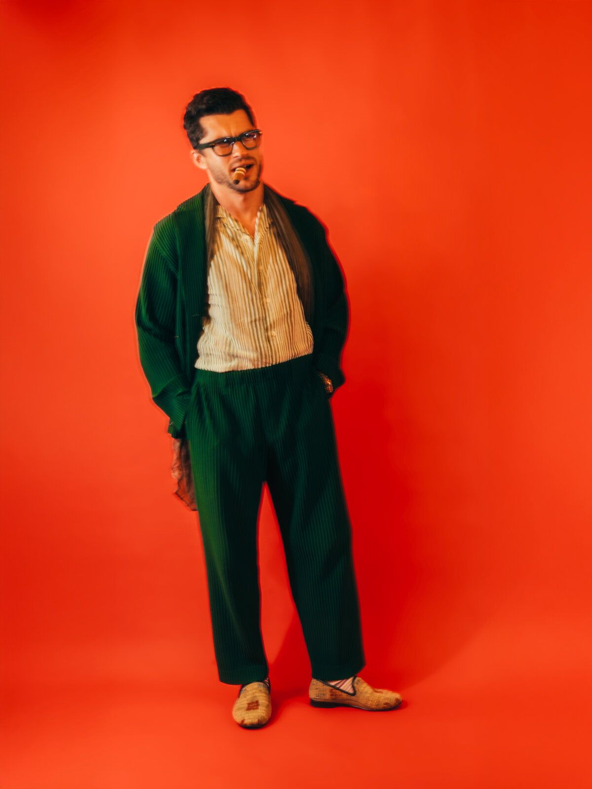 Exclusive: LITTLE SHOP OF HORRORS Alumni Strike Pose to Celebrate Milestone Run Image