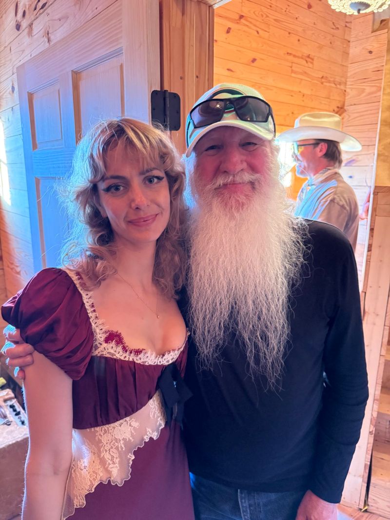 Photos: Hannah Cohen Releases Robert Lester Folsom Cover From MUSIC AND DREAMS: 50TH ANNIVERSARY EDITION — photo 4 of 4