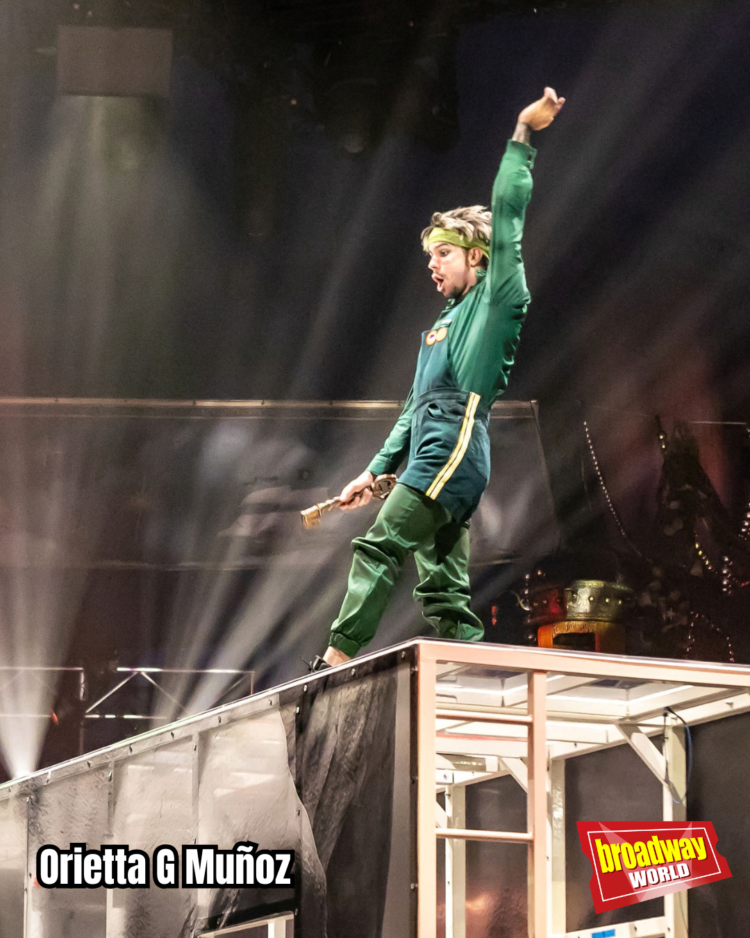 PHOTOS: Descubre la magia inmersiva y acrobática de THE ISLAND OF NEVERLAND — photo 5 of 16