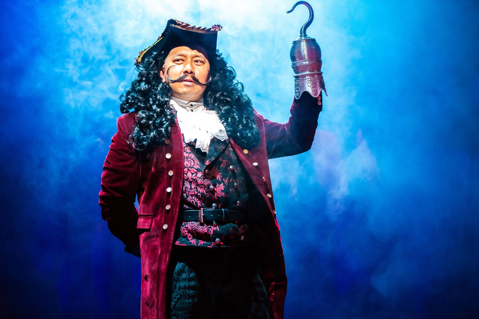 Photos: PETER PAN GOES WRONG at San Francisco Playhouse — photo 7 of 12
