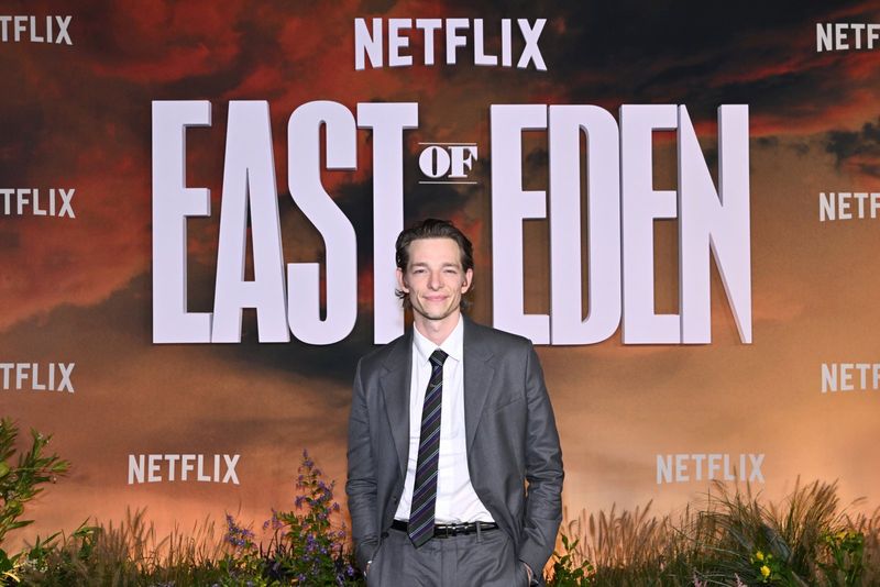 Photos: EAST OF EDEN Cast Attends Netflix Premiere in New York — photo 2 of 30