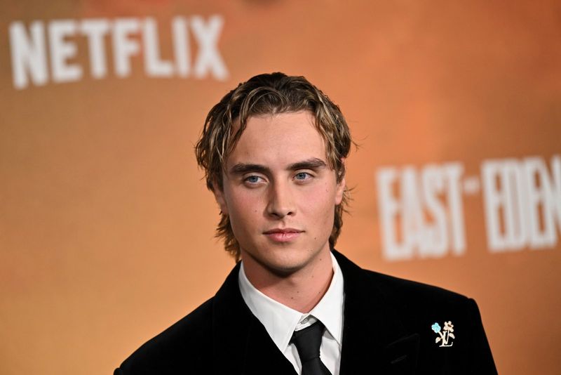 Photos: EAST OF EDEN Cast Attends Netflix Premiere in New York — photo 9 of 30