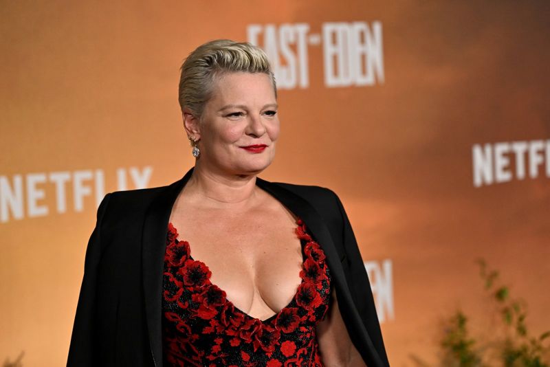 Photos: EAST OF EDEN Cast Attends Netflix Premiere in New York — photo 10 of 30