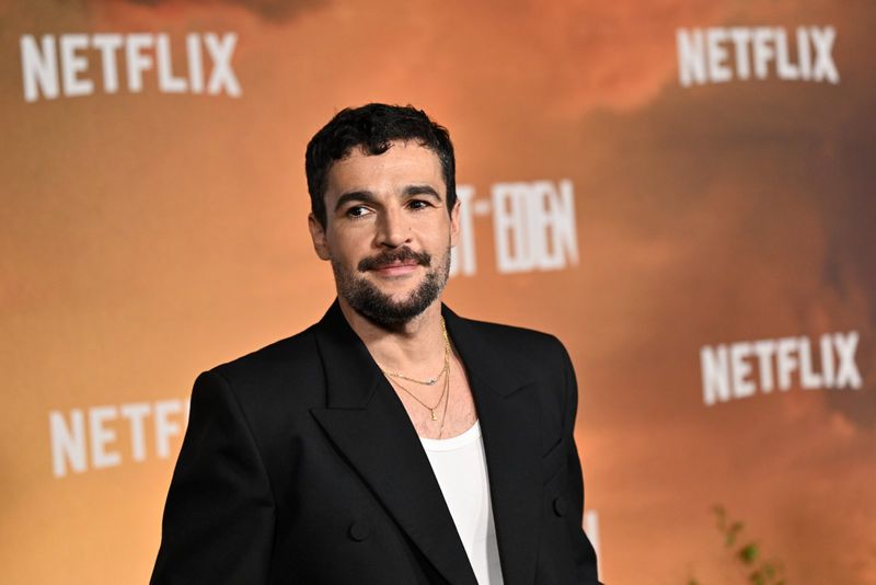 Photos: EAST OF EDEN Cast Attends Netflix Premiere in New York — photo 3 of 30