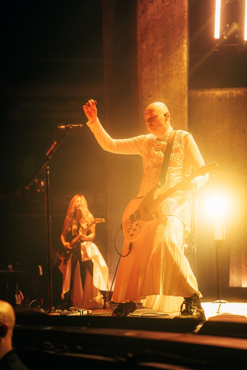 Photos: THE SMASHING PUMPKINS KICK OFF THE RATS IN A CAGE TOUR — photo 8 of 10