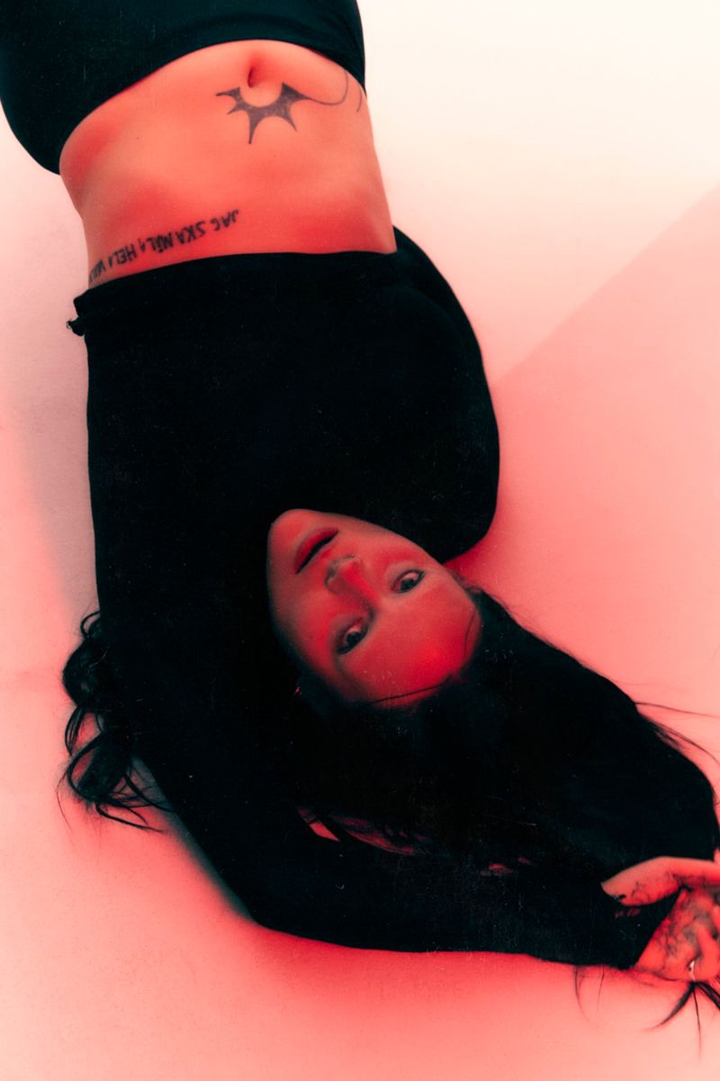Photos: Dandelion Shares New Single SCISSORS From Debut Album — photo 4 of 4