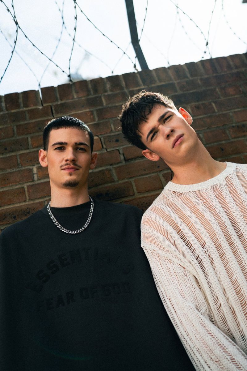 Photos: Max & Harvey Release 'Overthinking' Ahead of IN A DECADE UK Tour — photo 4 of 7