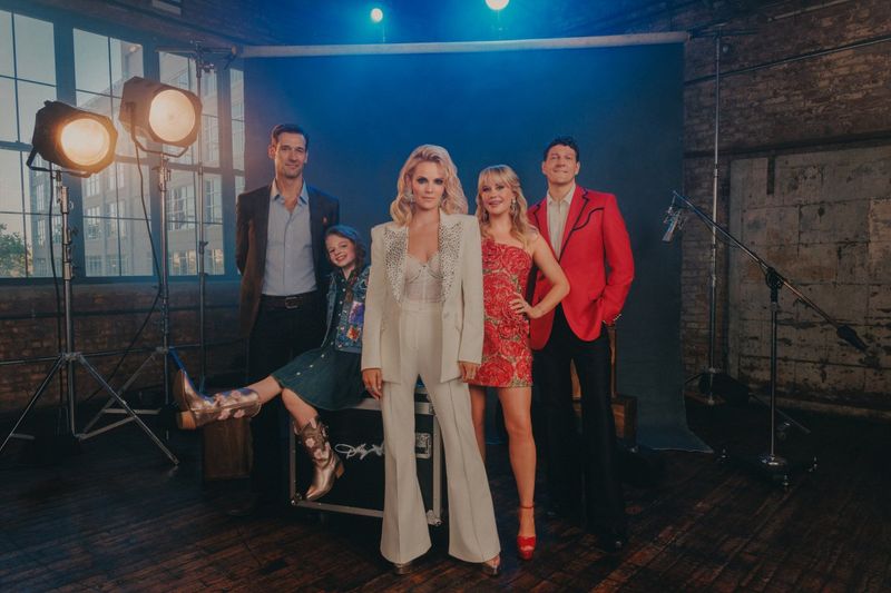 Katie Rose Clarke, Carrie St. Louis, and More Will Lead DOLLY: A TRUE ORIGINAL MUSICAL on Broadway Image