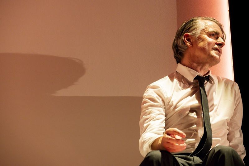 Review: DE PROFUNDIS, The Coronet Theatre Image