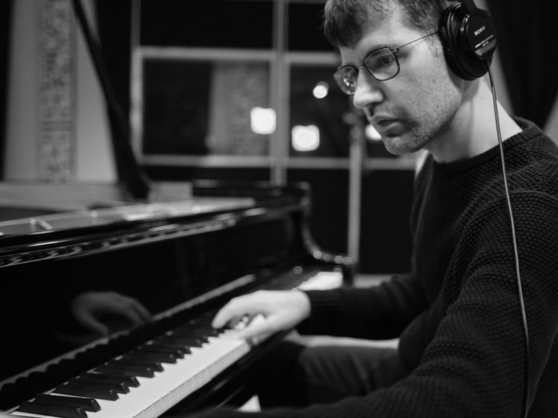 Photos: Yaniv Taubenhouse Releases 'Mind Traps' from MOMENTS IN TRIO VOL. 4 - CIRCLES — photo 5 of 7