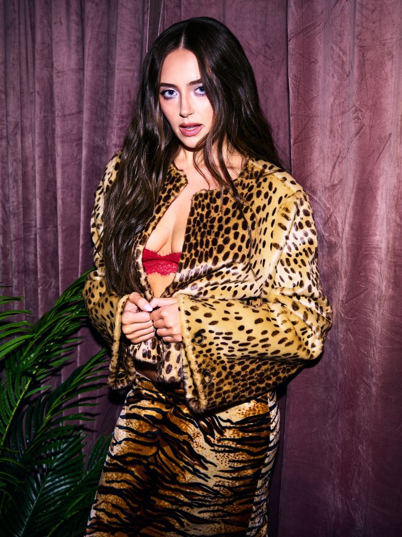 Photos: Alexa Joyce Releases Disco-Pop Single 'Sex On TV' — photo 11 of 15
