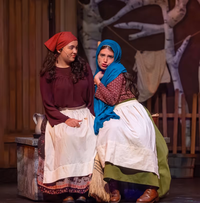 Review: FIDDLER ON THE ROOF at The Candlelight Theatre Image