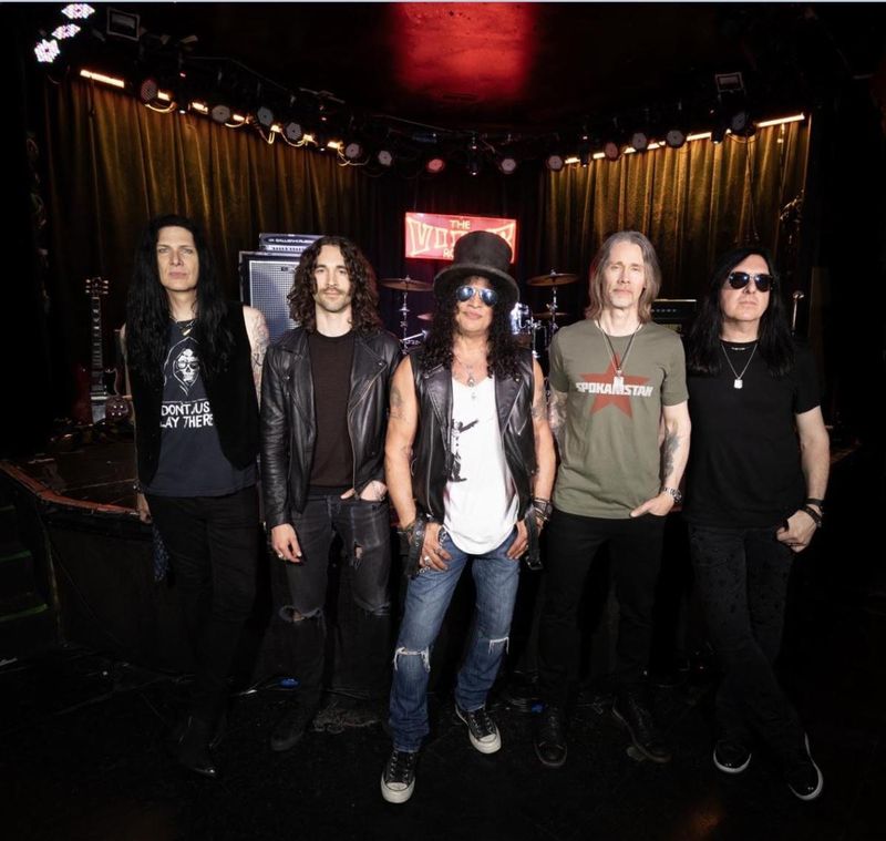 Photos: SLASH Ft. Myles Kennedy & the Conspirators to Launch 2027 FLYING BLIND World Tour — photo 2 of 4
