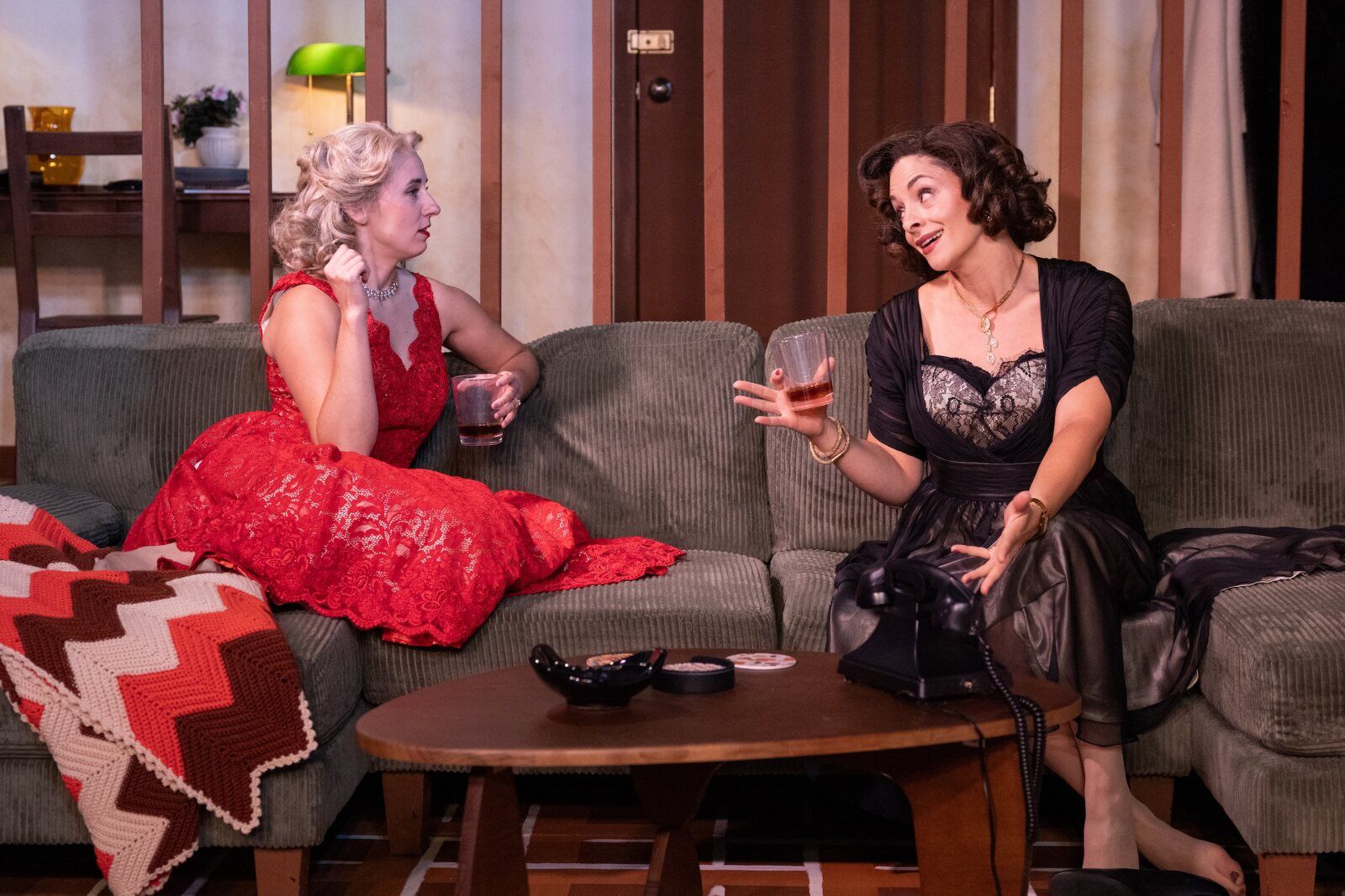 Photos: First Look at DIAL M FOR MURDER at Oil Lamp Theater — photo 1 of 7