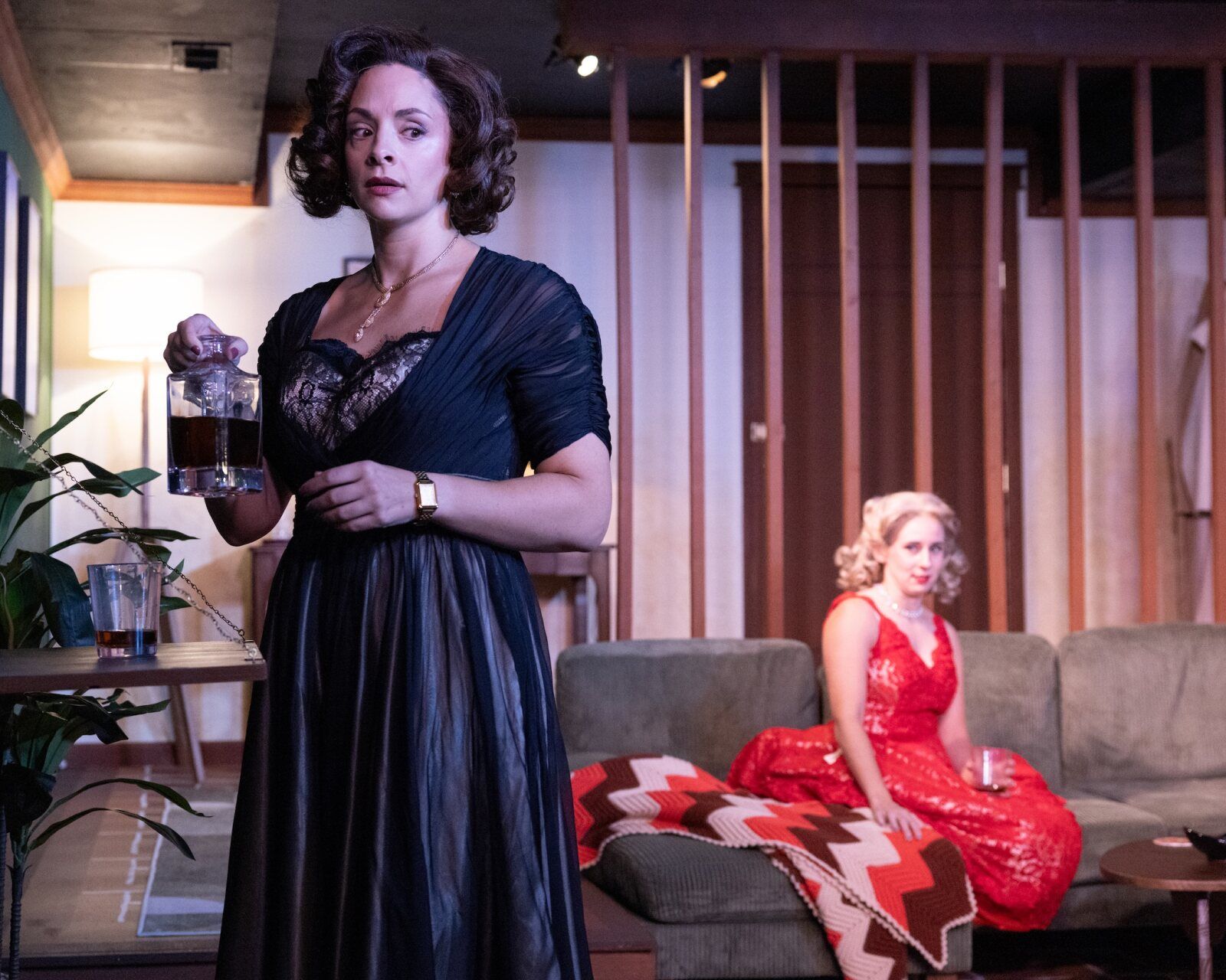 Photos: First Look at DIAL M FOR MURDER at Oil Lamp Theater — photo 2 of 7