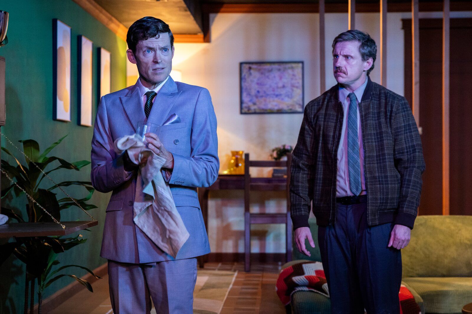 Photos: First Look at DIAL M FOR MURDER at Oil Lamp Theater — photo 4 of 7