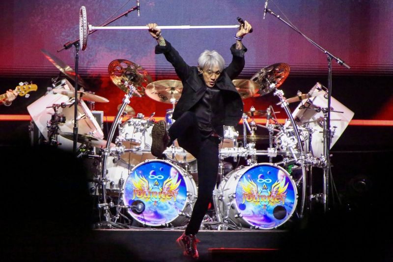 Review: JOURNEY FINAL FRONTIER TOUR at Grand Casino Arena Image