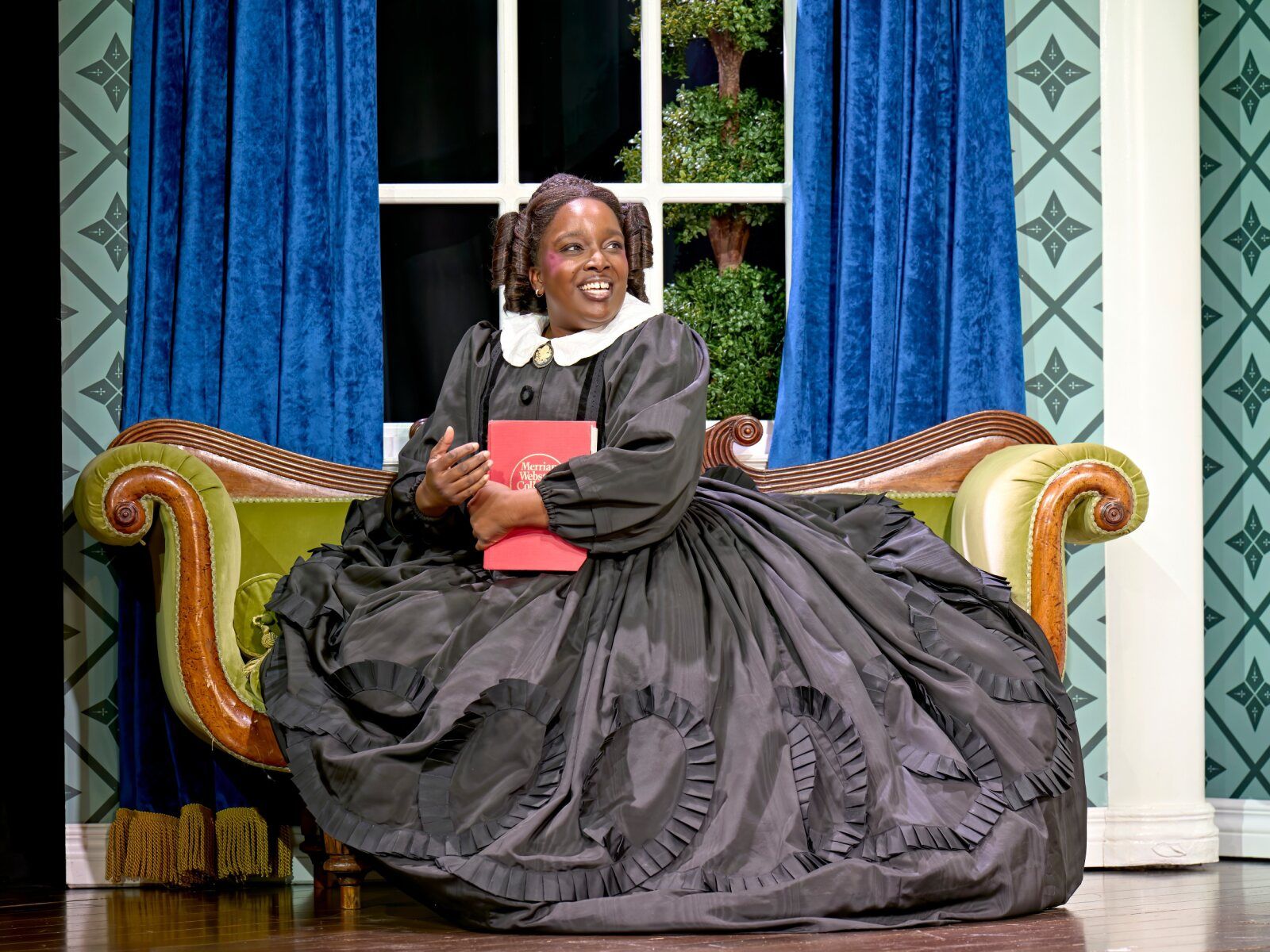 Photos: Lolly Adefope Stars in OH, MARY! in London — photo 2 of 18