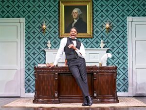 Syrus Lowe @ BroadwayWorld Syrus Lowe Photo